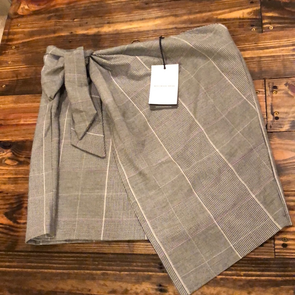 NWT tie front mini skirt